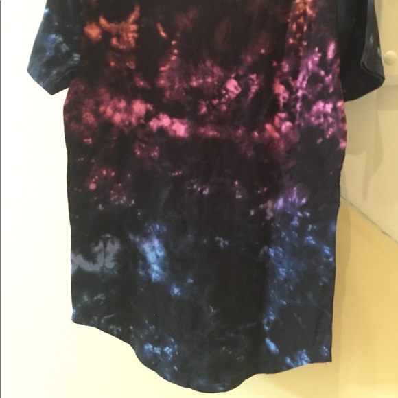 **SOLD**Hollister Curved Hem Guys Tie Dye Top - Picture 8 of 13